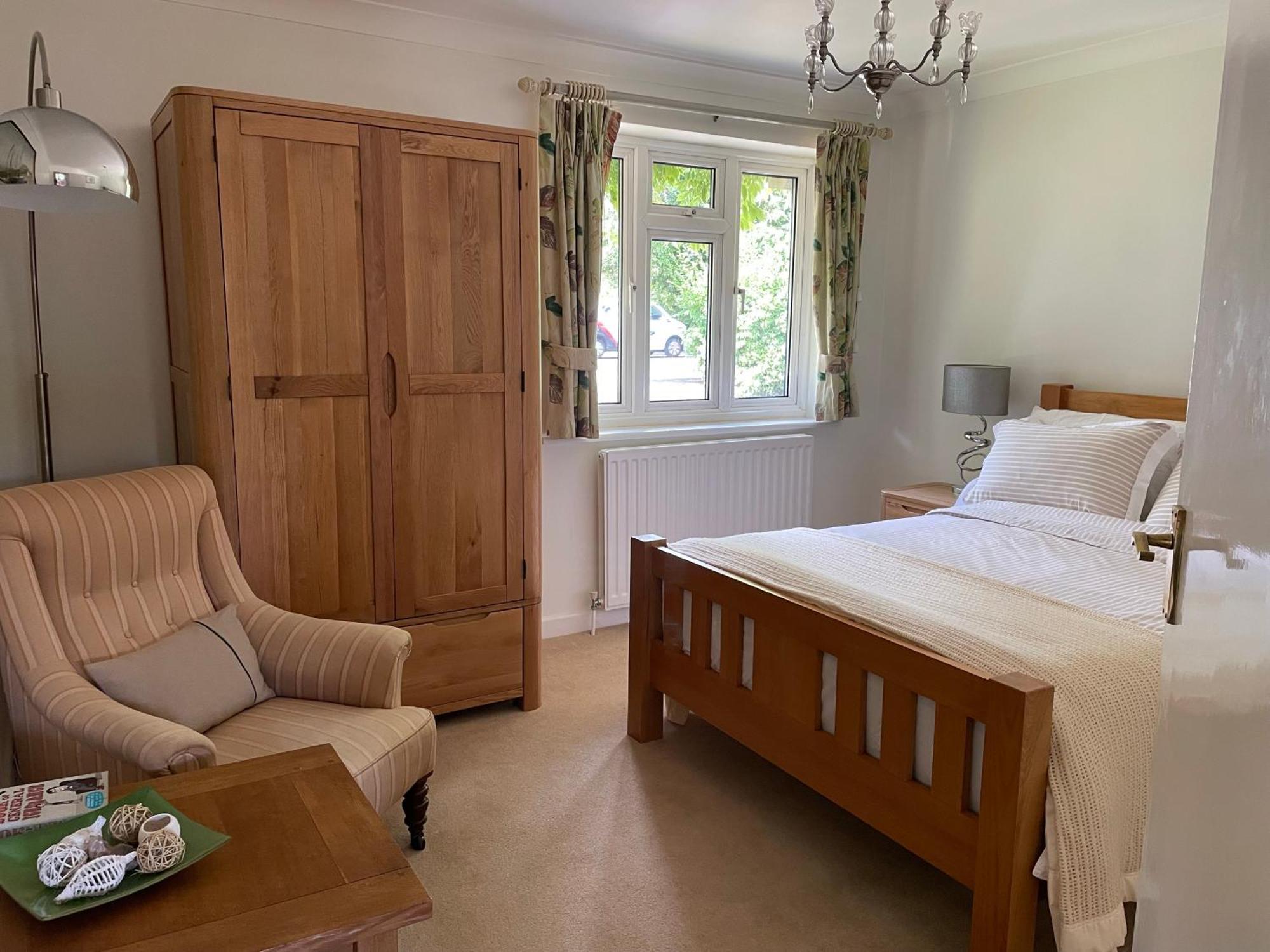Charming Bournemouth House With Beautiful Spacious Gardens, 5 Min Drive To Beaches, Free Parking For 2-3 Cars 외부 사진